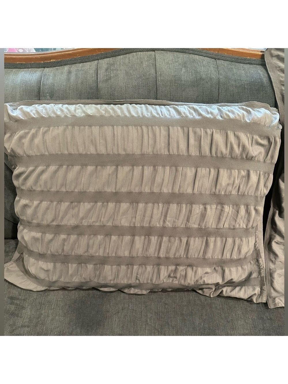 UGG Standard Size Pair Seersucker Pillow Shams Nice shade of Blue/Gray. Like New